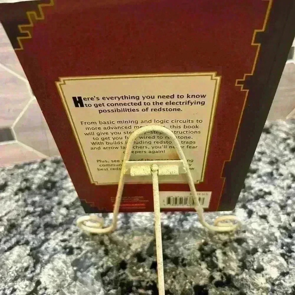 Lot of 2 Minecraft Books - Essential Handbook & Redstone Handbook - Picture 4 of 15